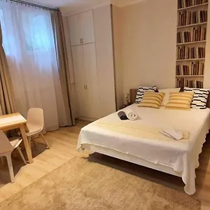 Flat In The Center Of Apartment