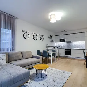Duna Terrace Apartment